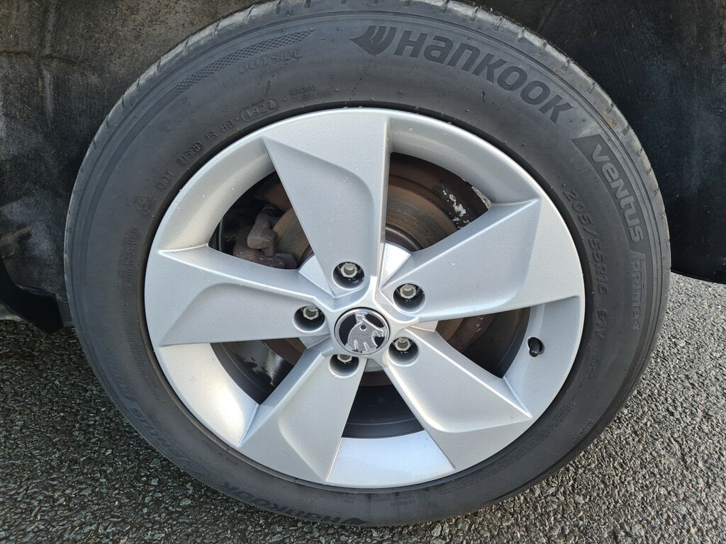 Skoda Yeti Hatchback Silver #31