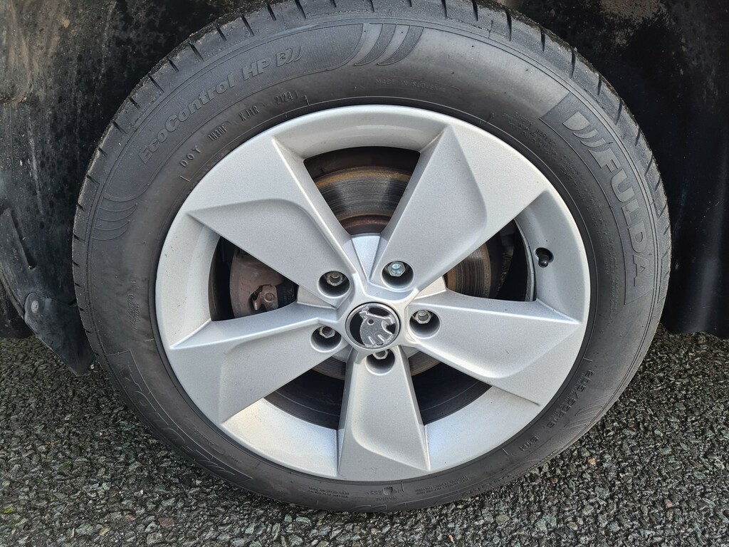 Skoda Yeti Hatchback Silver #32