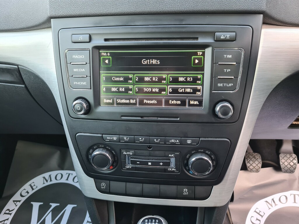 Skoda Yeti Hatchback Silver #16