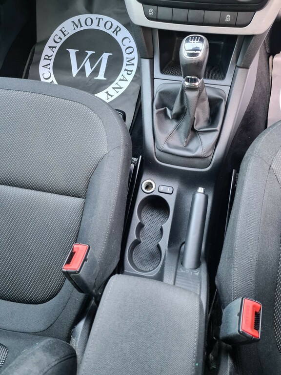 Skoda Yeti Hatchback Silver #18