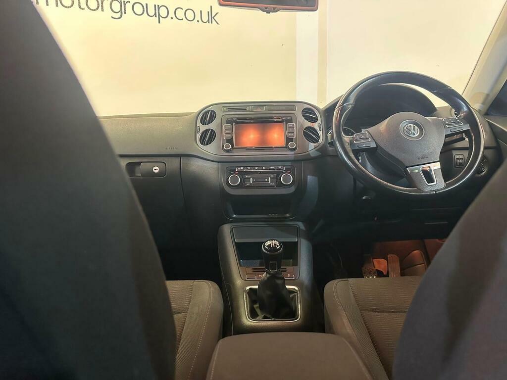 Volkswagen Tiguan 2.0 Tdi Bluemotion Tech Black #25