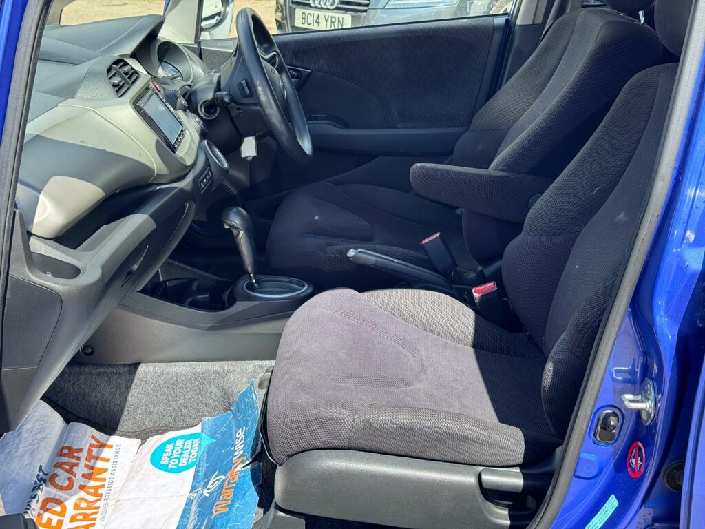 Honda Jazz 1.4 I-vtec Es Plus Cvt Hatchback #20
