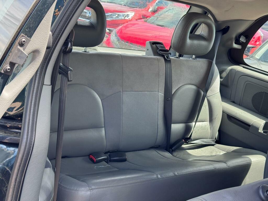 Chrysler Voyager LX Blue #15