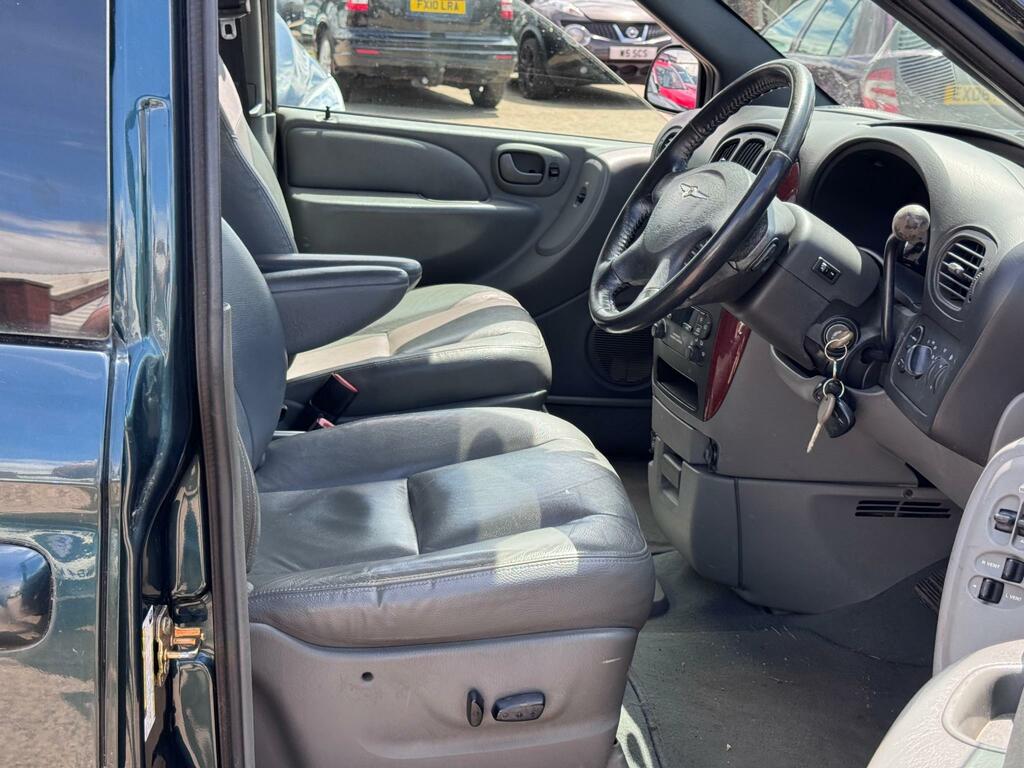 Chrysler Voyager LX Blue #13