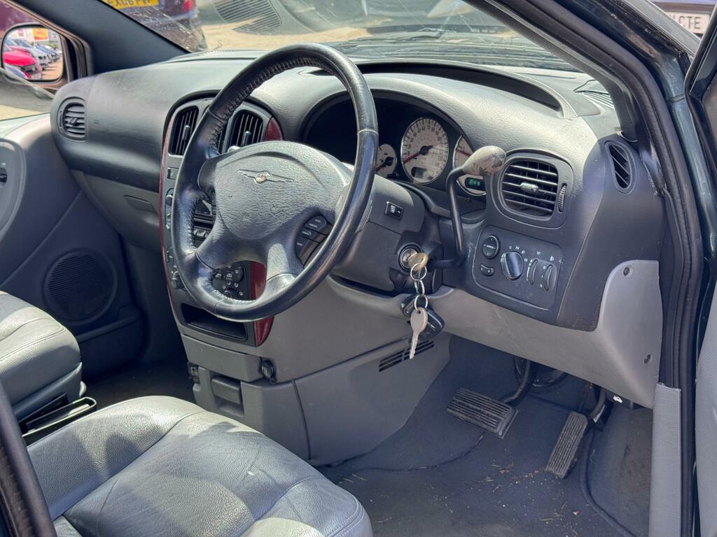 Chrysler Voyager Lx Auto Green #3