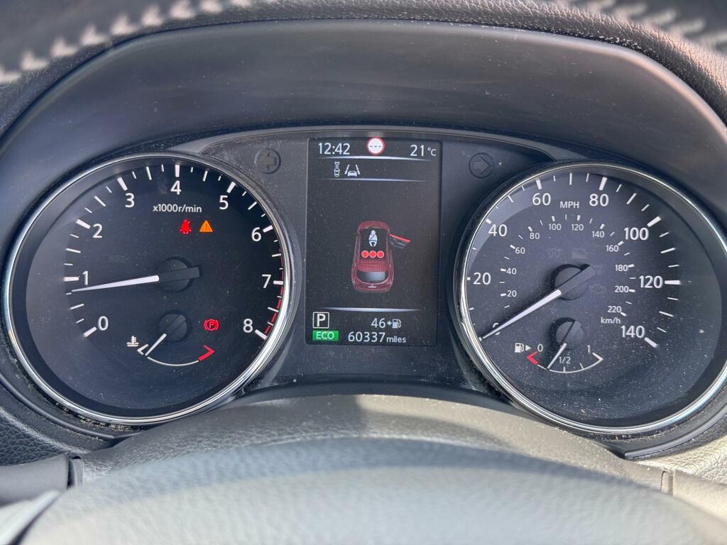Nissan Qashqai N-tec Dig-t Cvt Red #4