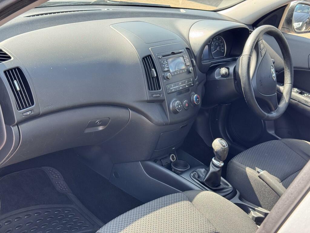 Hyundai I30 Style White #17