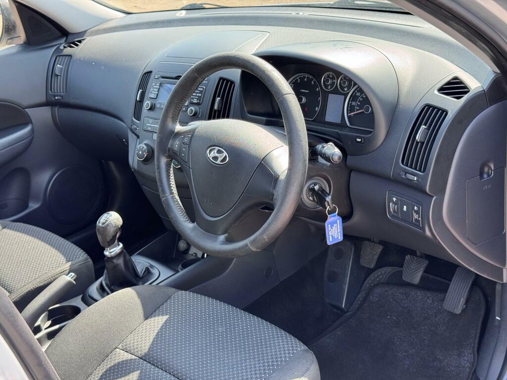 Hyundai I30 Style White #15