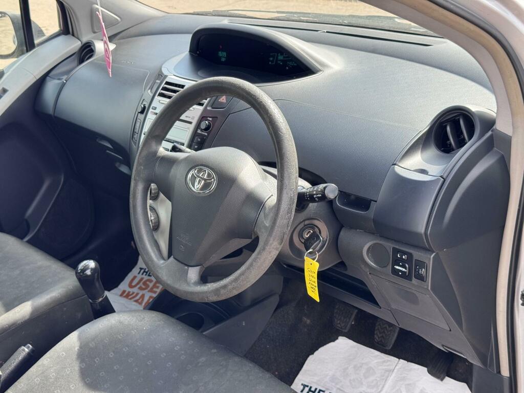 Toyota Yaris T2 Silver #3