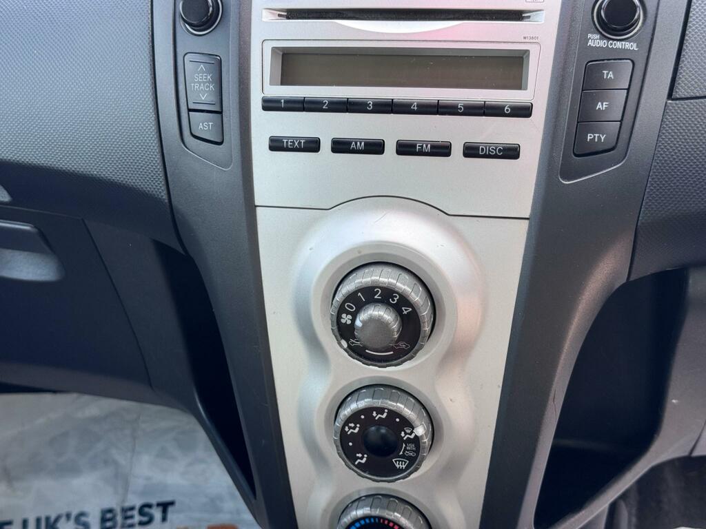 Toyota Yaris T2 Silver #4