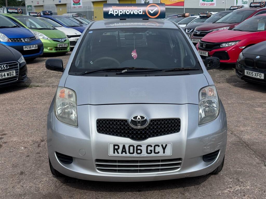 Toyota Yaris T2 Silver #2