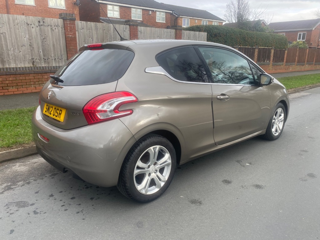 Peugeot 208 1.4 Hdi Allure Grey #6