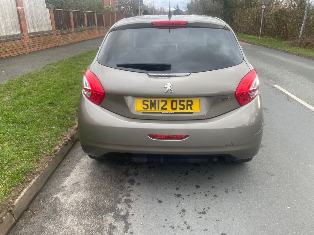 Peugeot 208 1.4 Hdi Allure Grey #4