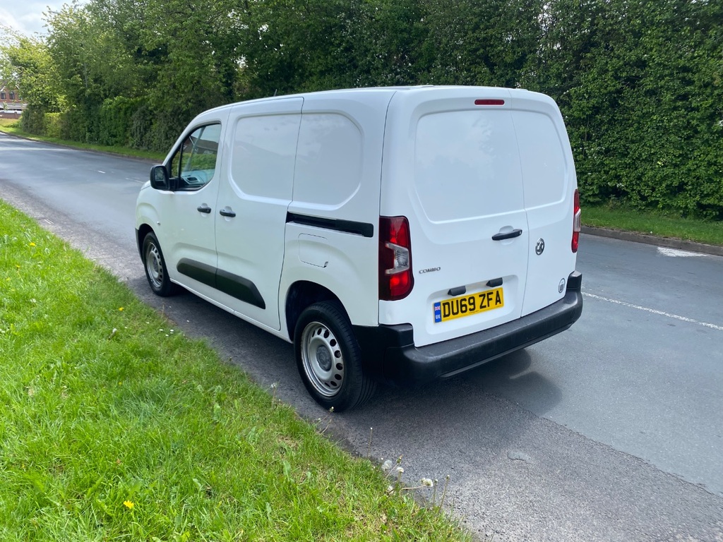 Vauxhall Combo 2300 1.6 Turbo D 100Ps H1 Edition Van DU69ZFA White #3