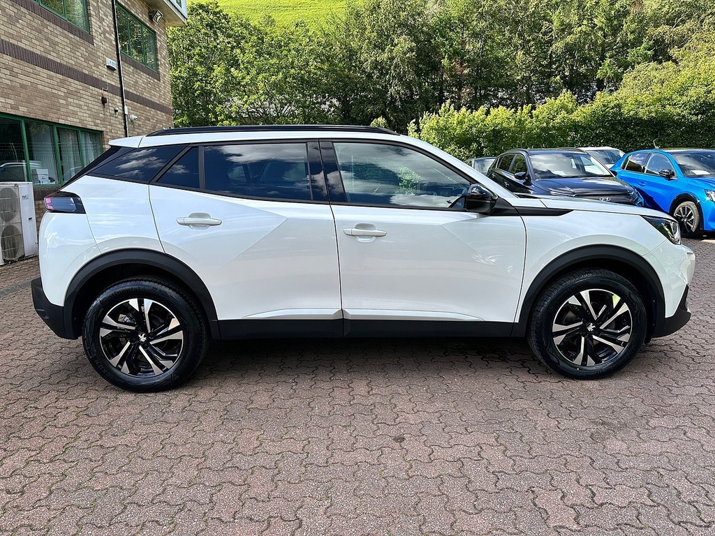Peugeot 2008 Puretech Allure Premium CP23ABN White #4