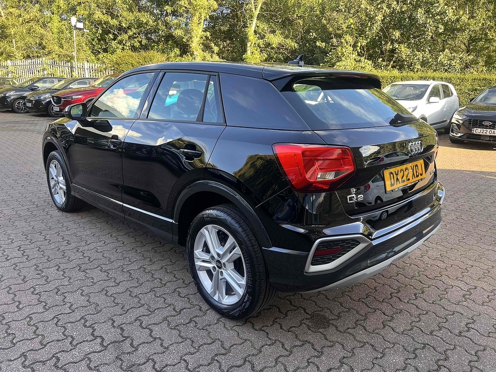 Audi Q2 Tfsi Sport Black #3