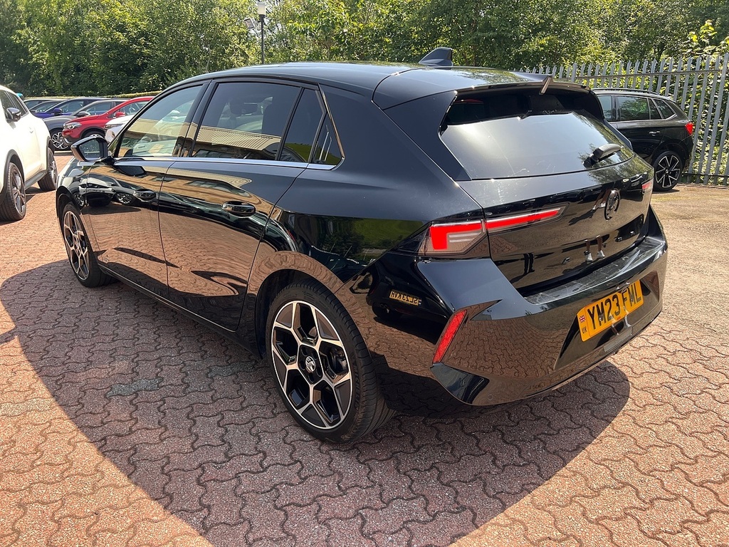 Vauxhall Astra Turbo D Ultimate Black #3