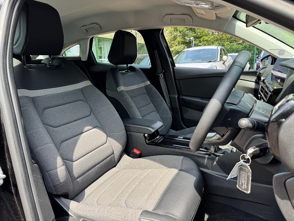 Citroen C4 Puretech Sense Plus Black #2
