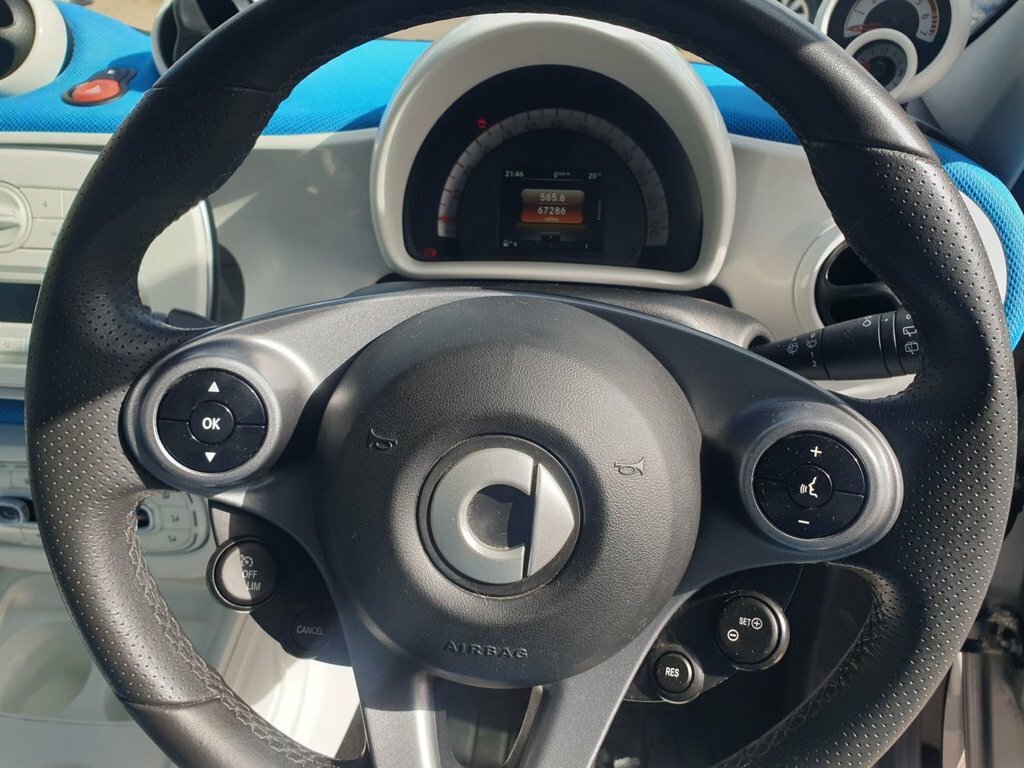 Smart Forfour Hatchback 0.9 T Prime Premium Twinamic 201616 Red #11