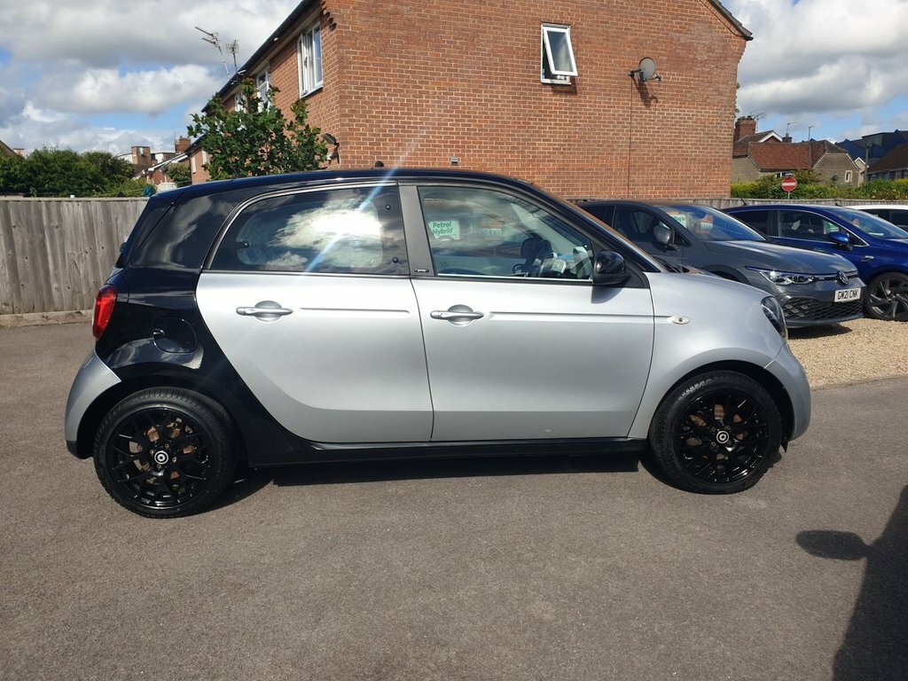 Smart Forfour Hatchback 0.9 T Prime Premium Twinamic 201616 Red #5