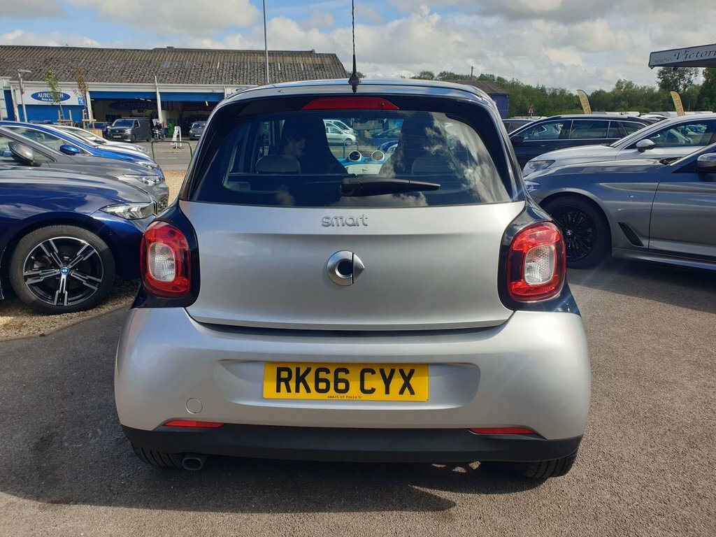 Smart Forfour Hatchback 0.9 T Prime Premium Twinamic 201616 Red #7