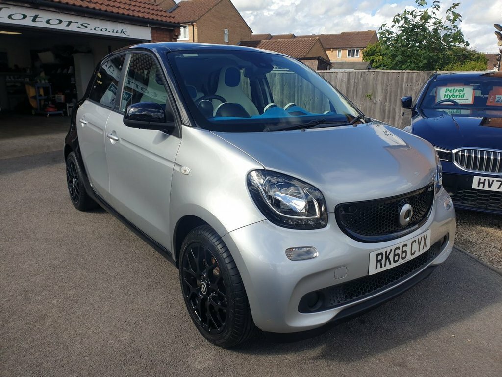 Smart Forfour Hatchback 0.9 T Prime Premium Twinamic 201616 Red #1