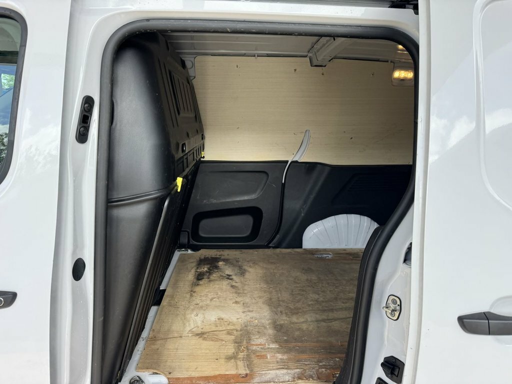 Citroen Berlingo 1.5 Bluehdi 130Ps Van Driver Eat8 #8
