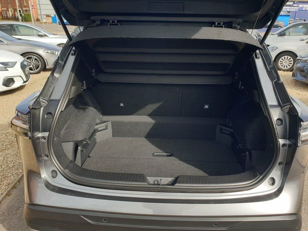 Nissan Qashqai N-connecta Red #22