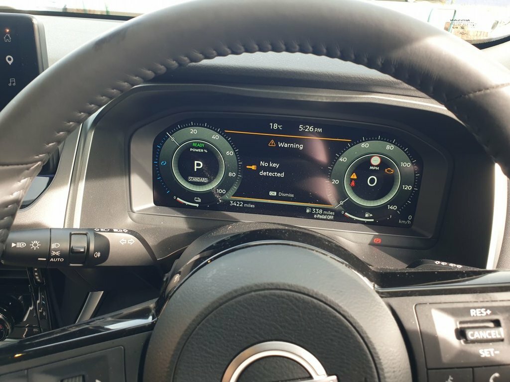 Nissan Qashqai N-connecta Red #11