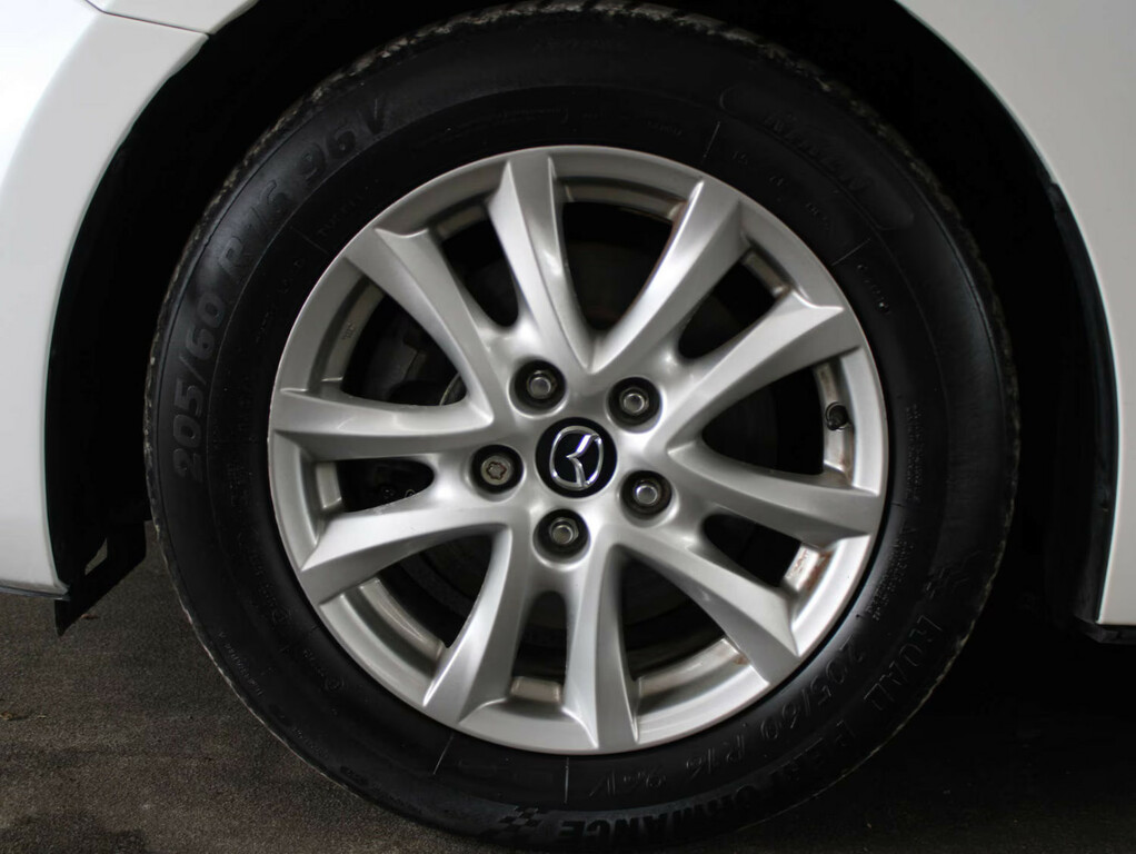 Mazda 3 2.0 Se Nav Hatchback White #5