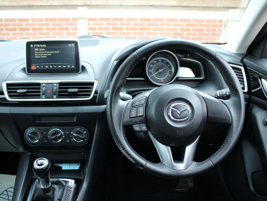 Mazda 3 2.0 Se Nav Hatchback White #6