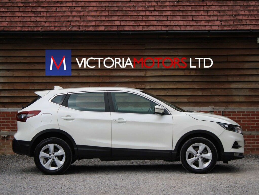Nissan Qashqai 1.3 Dig-t 160 157 Acenta Premium Dct Hatchba YC21WMX White #4