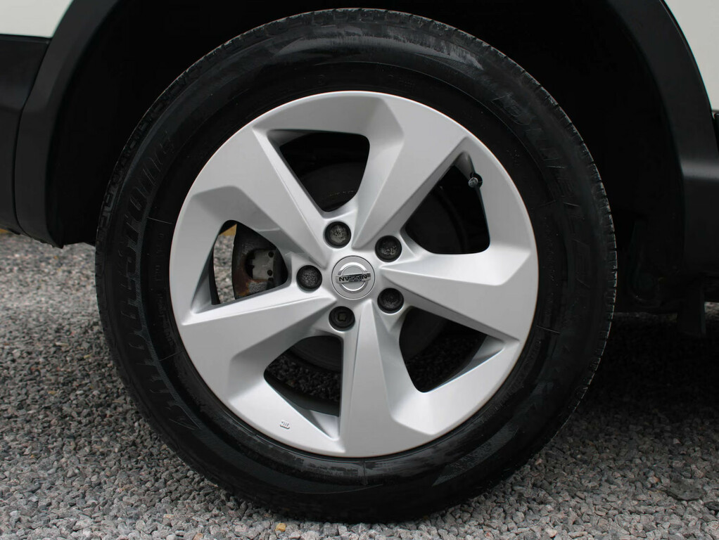 Nissan Qashqai 1.3 Dig-t 160 157 Acenta Premium Dct Hatchba YC21WMX White #5