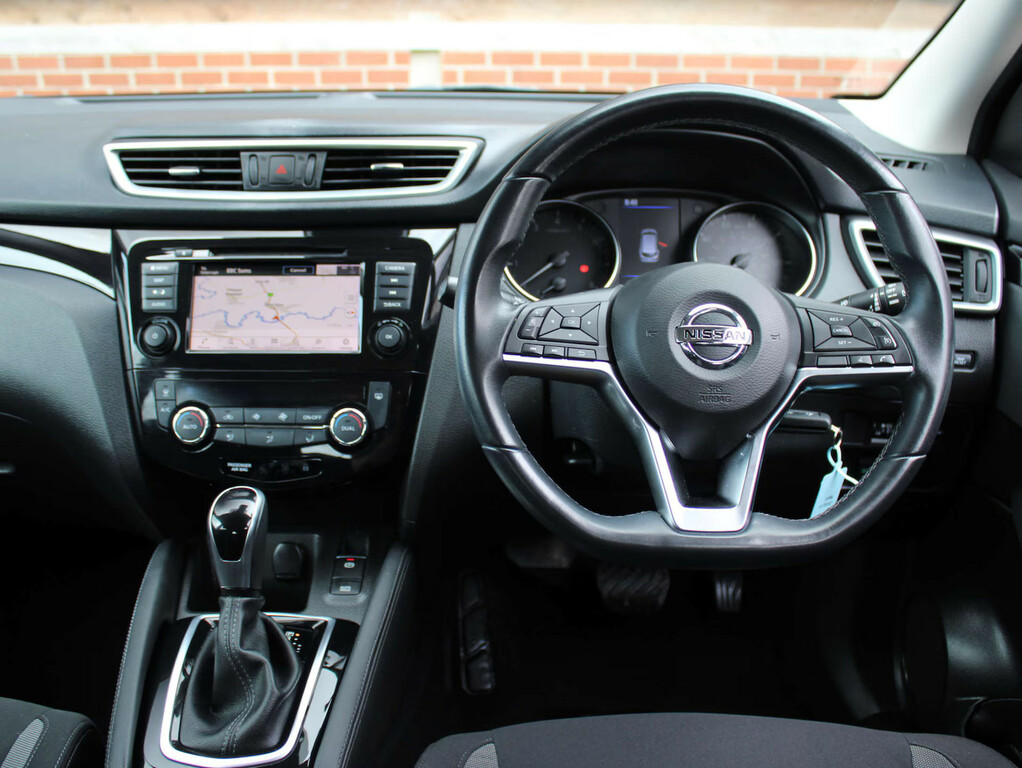 Nissan Qashqai 1.3 Dig-t 160 157 Acenta Premium Dct Hatchba YC21WMX White #6
