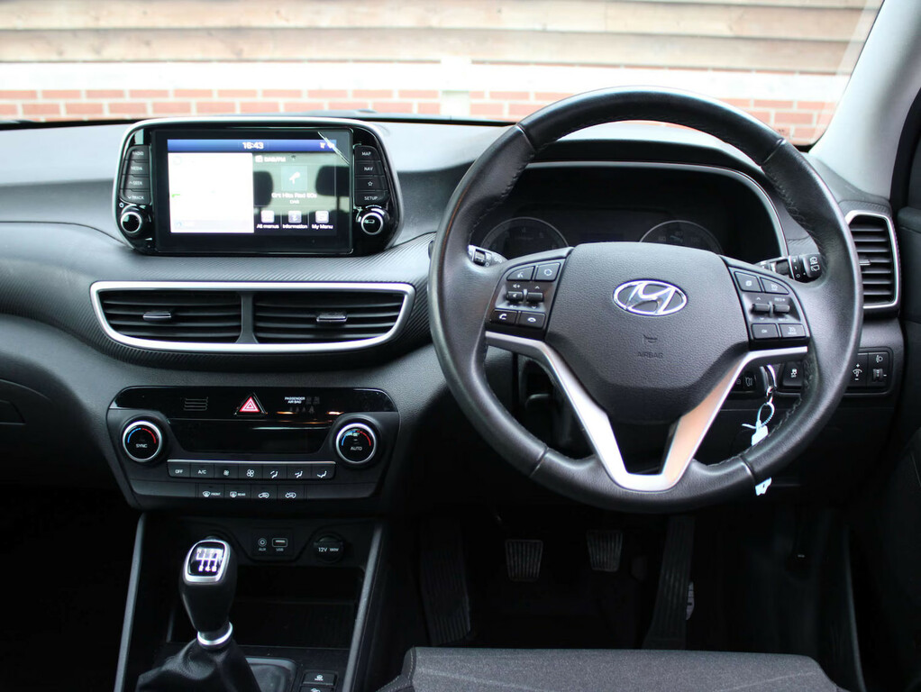 Hyundai Tucson 1.6 Gdi Se Nav 2Wd Estate White #5