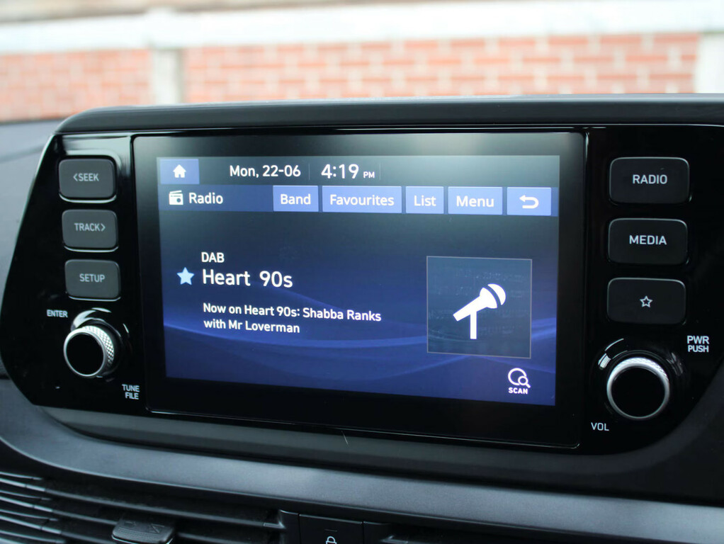Hyundai Bayon Se Connect Silver #17