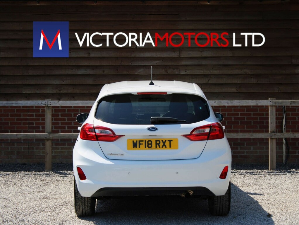 Ford Fiesta 1.1 Zetec Hatchback White #3