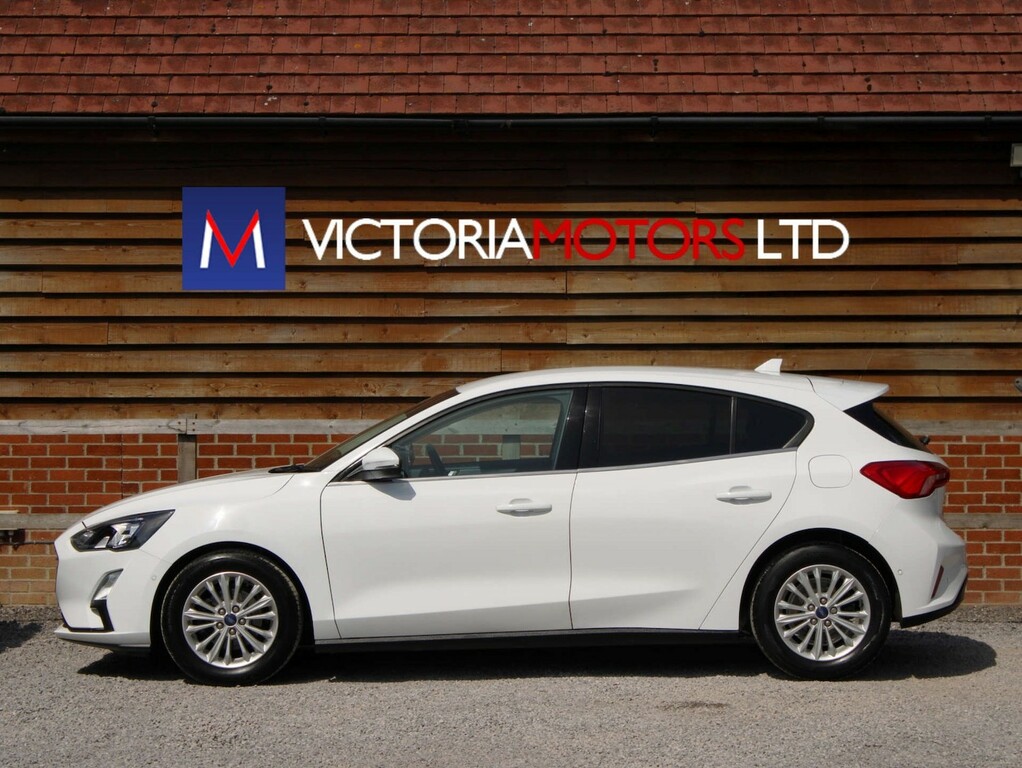 Ford Focus 1.5 Ecoblue 120 Titanium Hatchback Manu White #2