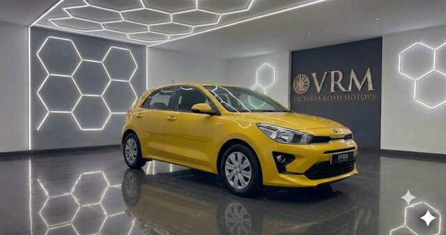 Kia RIO 1 Hatchback Yellow