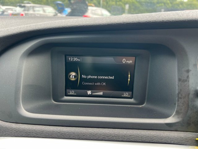 Volvo V40 Hatchback 1.6 T2 R-design Euro 5 Ss 20146 White #19