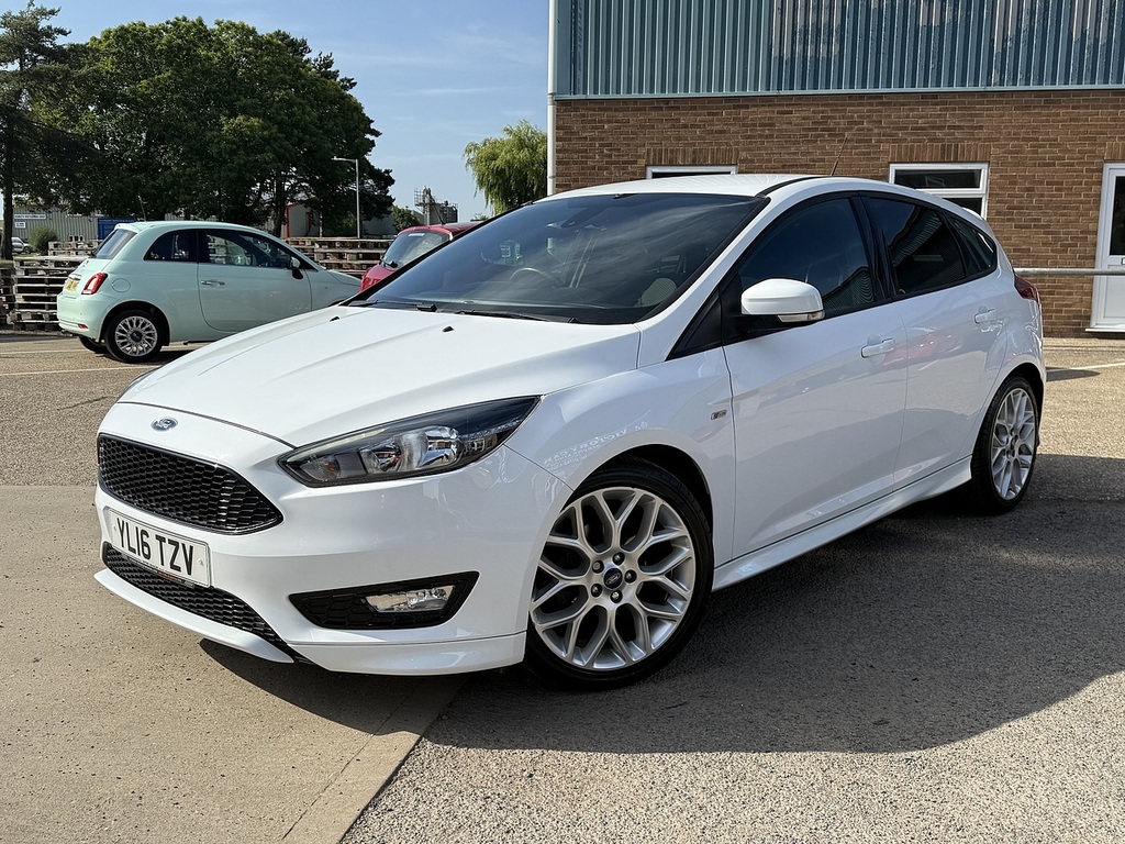 Ford Focus 1.0 Ecoboost St-line U12246 Ulez YL16TZV White #5