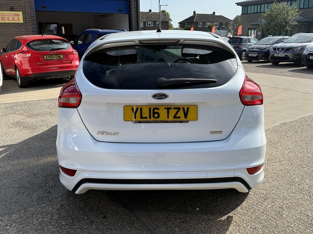 Ford Focus 1.0 Ecoboost St-line U12246 Ulez YL16TZV White #3