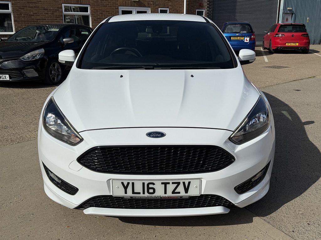 Ford Focus 1.0 Ecoboost St-line U12246 Ulez YL16TZV White #6