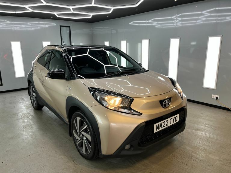 Toyota Aygo X Vvt-i Edge Beige