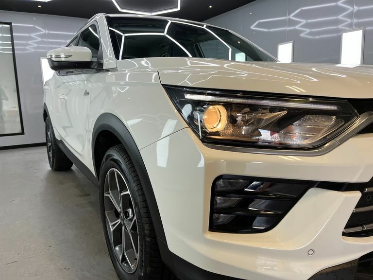 SsangYong Korando Ventura White #3