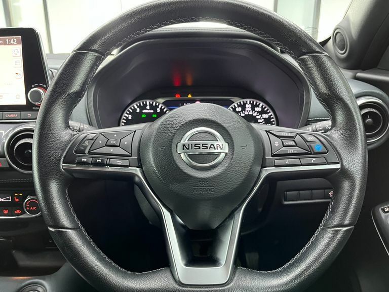 Nissan Juke Dig-t Acenta Dct Red #37