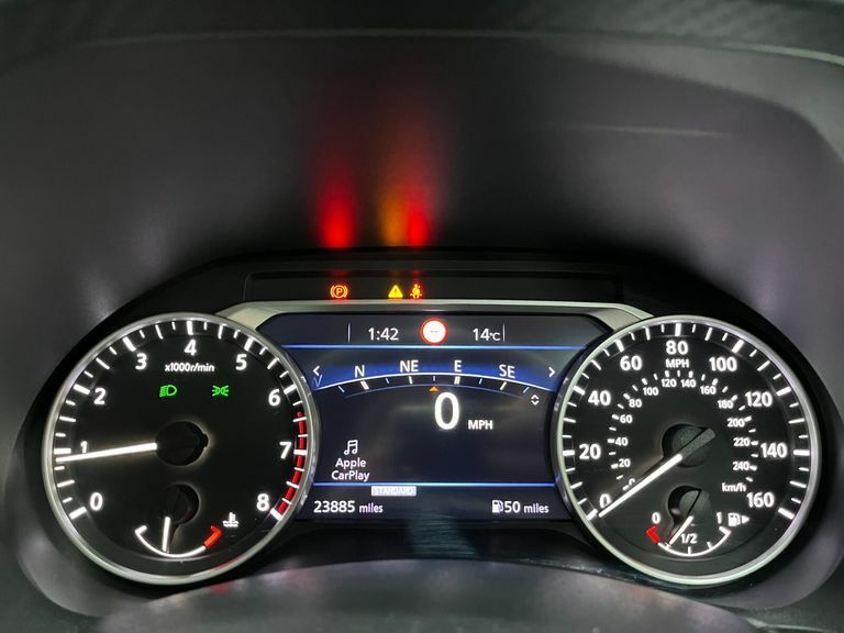 Nissan Juke Dig-t Acenta Dct Red #41