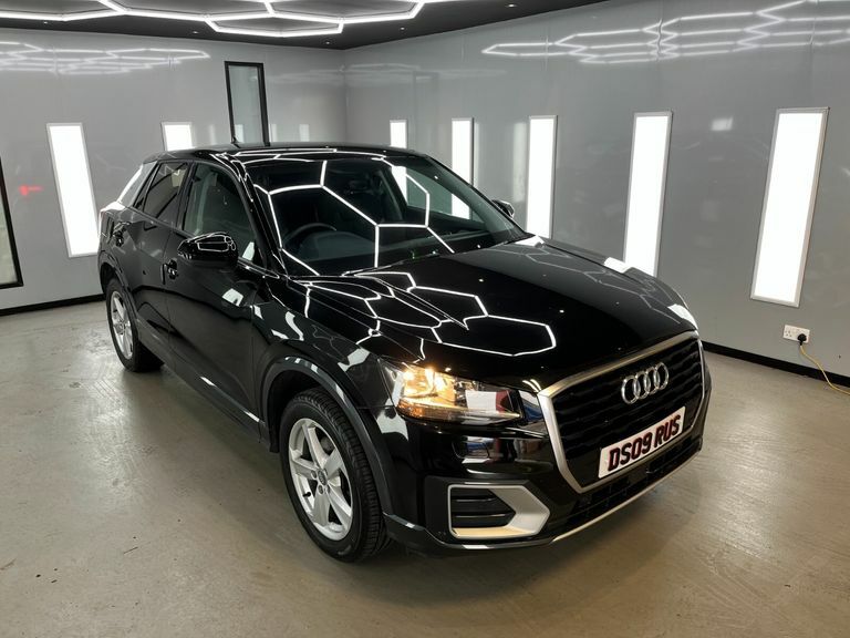 Audi Q2 Tfsi Sport Black