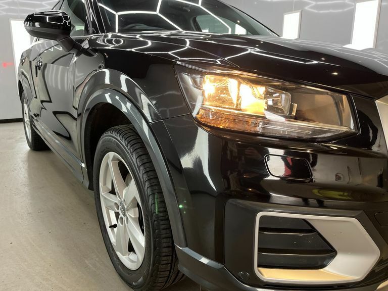 Audi Q2 Tfsi Sport Black #3