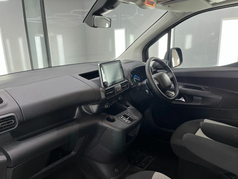 Citroen e-Berlingo 52Kwh Plus M 7.4Kw Charger White #27